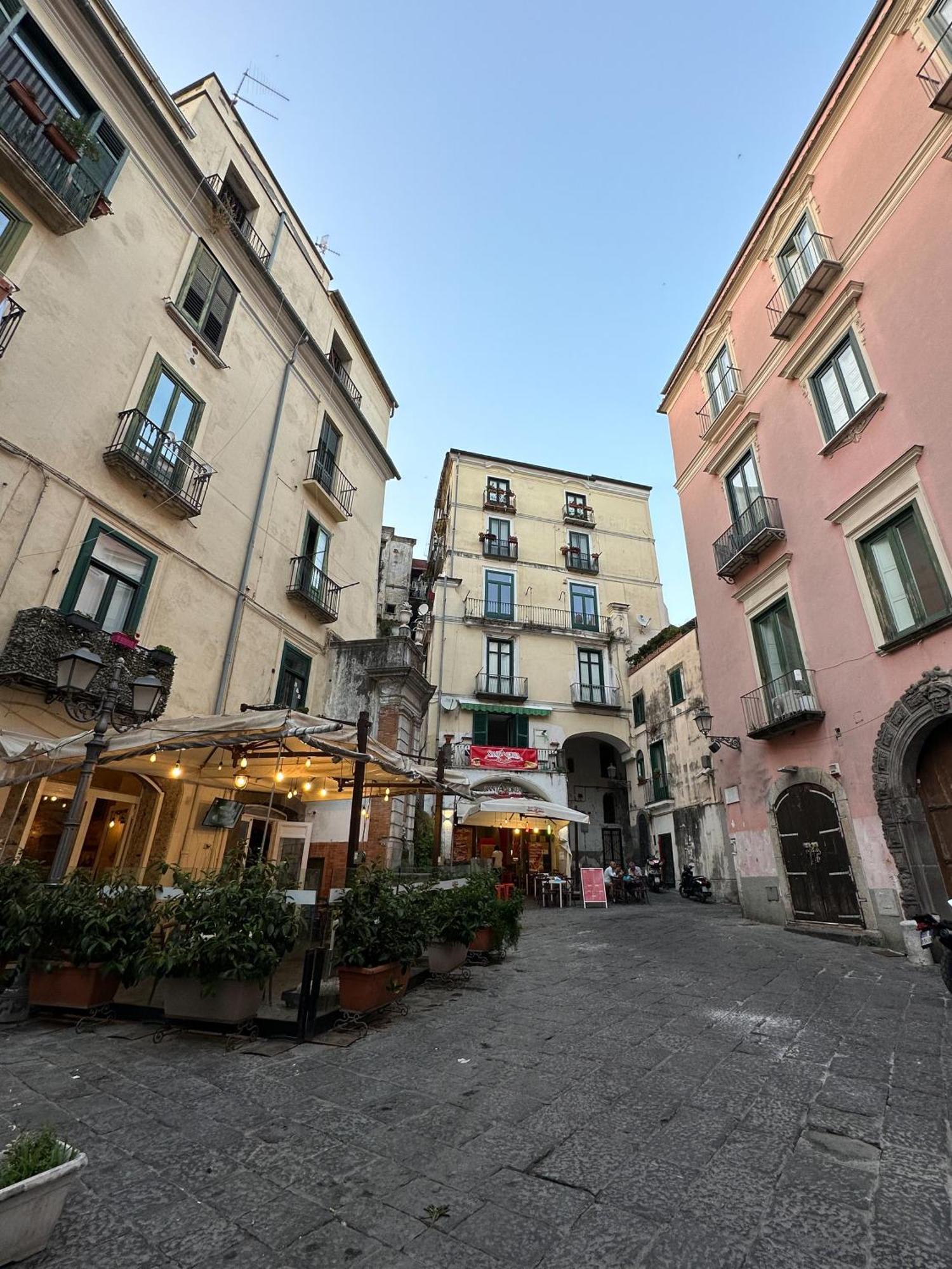Bed And Salerno - Largo Campo - Appartamento Esterno foto